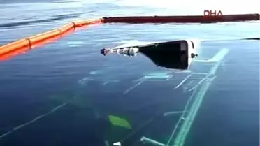 Batan Geminin Çevresine Sızıntıya Karşı Bariyer Çekildi