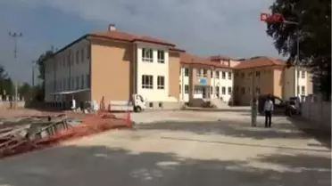 Bitmeyen Okula Ögrenci Kayıtları Yapıldı