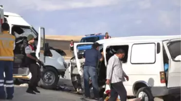 İki minibüs çarpıştı: 14 yaralı KIRŞEHİR