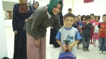 Acıpayamlı Hanımlardan Yoksul Öğrencilere Kırtasiye Yardımı