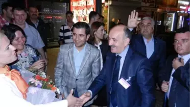 Bakan Müezzinoğlu'ndan Gaziemir'e Coşkulu Ziyaret