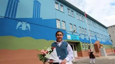 Erzurum'daki Okullar Tarihi Dokuyla Süsleniyor