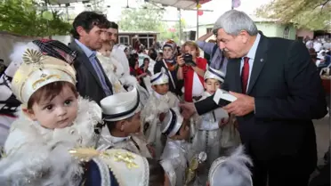Başkan Karaosmanoğlu Kartepe'de Sünnet Şölenine Katıldı