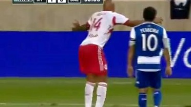 Henry, Düdükten Sonra Göbek Attı