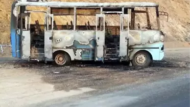 Jandarmanın Uygulama Noktasından Kaçan İçinde Yolcuların Bulunduğu Midibüs Alev Alıp Yandı
