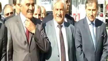 Vali, Ahinin eli öptü KONYA