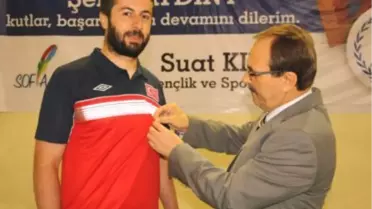 Başarılı Sporculara Belediye Başkanı Şahin'den Ödül