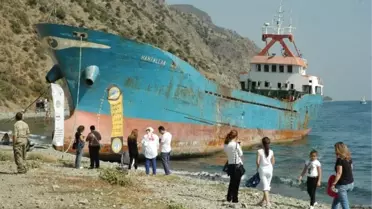 Kaçırılan Gemi Karaya Oturdu