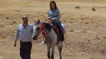 Bayanların At Binme Tutkusu