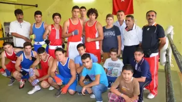 Adana'da Boks İl Seçmelerine 25 Sporcu Katıldı
