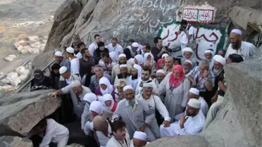 Hira Mağarası Hacı Adaylarını Duygulandırıyor