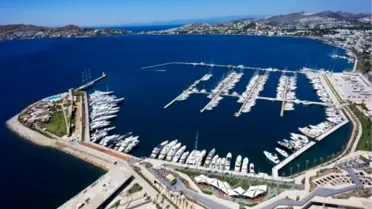 PALMARİNA Bodrum Sanatın Tüm Renklerine Işık Tutmaya Devam Ediyor