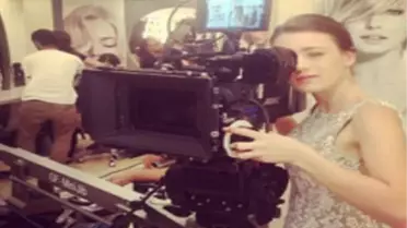 Benim Hala Umudum Var'ın Yıldızı Gizem Karaca Kameraman Oldu