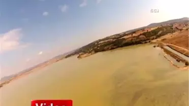 Flamingoları İzlemek İsterken Denize Düştü