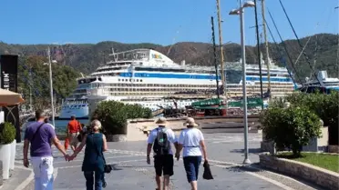 Marmaris'e Deniz Yoluyla Son Baharda Turist Akını