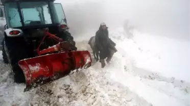 Karda Mahsur Kalan Yaylacılar, İş Makineleri ile Kurtarıldı