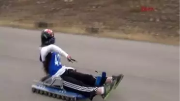 Otomobiller Arasında Kızak Şampiyonası