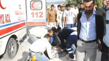Adana'da Trafik Kazası : 15 Yaralı