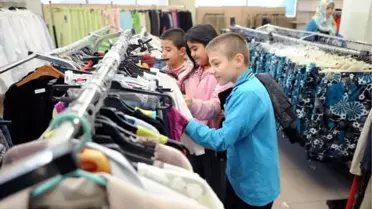 Bağcılar'da Bayram Öncesi 'Hayır Çarşısı' Açıldı