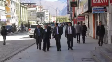 Hakkari ve İlçelerinde Kepenkler Kapalı (3)