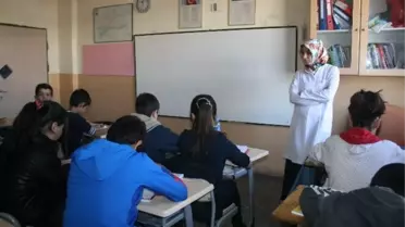 Mardin'de Öğretmenler Başörtüsüyle Ders Girmeye Başladı