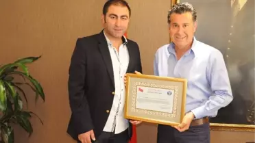 Bodrum Kaymakamı Gödekmerdan'dan Onur Çevik'e Başarı Belgesi