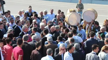 İçişleri Komisyonu Başkanı Seçilen AK Parti'li Vekile Davullu-Zurnalı Karşılama