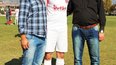 Sarıgöllü Fanatik Taraftar Takımına Futbolcu Transfer Etti