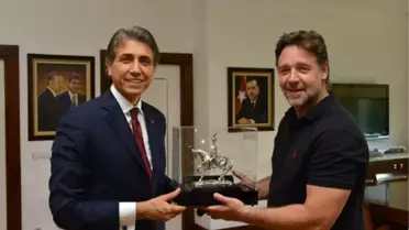 Russell Crowe, Başkan Demir'e Filmini Anlattı