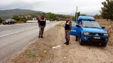 Kaygan Yol Kazası: 1 Ölü, 3 Yaralı