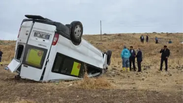 Kazan'da Servis Aracı Takla Attı: 13 Yaralı