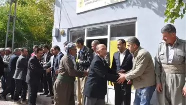 BDP'liler Hakkari'de Vatandaşlarla Bayramlaştı(2)