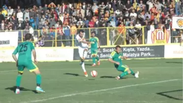 Yeni Malatyaspor-Turgutluspor: 1-2 (Yeniden-Malatyaspor 10 Kişiydi-Düzeltildi)