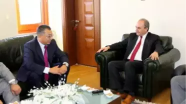 Kazakistan Büyükelçisi, Niğde Üniversitesi'ni Ziyaret Etti