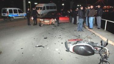 Mersin'de Otomobille Motosiklet Çarpıştı: 1 Yaralı