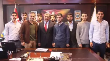 Güneş Enerjisi ile Çalışan Battalgazi İsimli Araca Battalgazi Başkanından Övgü