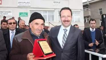 Şenkaya Bal Teşvik Müsabakası ve Kitap Fuarına Yoğun İlgi