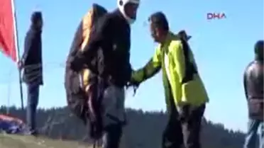 Abant'ta Paraşütle Havalandılar
