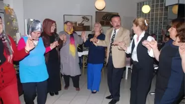 Cumhuriyet Cafede Kadınlar Gönüllerince Eğlendi