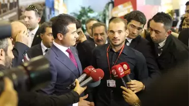Gençlik Merkezinin Yeni Üyeleri: Sneijder, Salih, Abdülkadir, Mustafa, İsmail ve Holosko