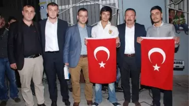 Kına Yakarak Askere Uğurlandılar