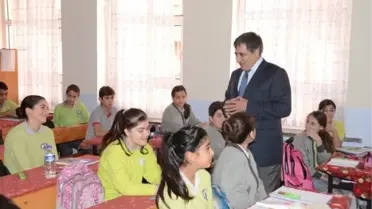 Karabük Valisi Küçük, Okulları Ziyaret Etti