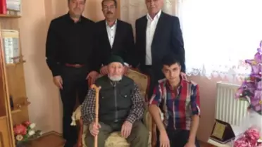 110 Yaşındaki Emekli Demiryolu İşçisine Ziyaret