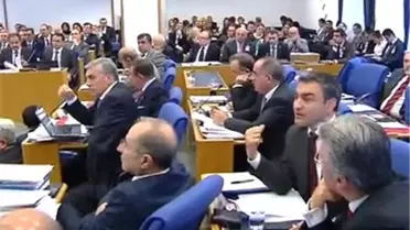 CHP'li üyeler, Akyel'in konuşması öncesi komisyonu terk etti (1)