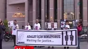 Gazeteciler Özgürlük Platformu Üyelerinden 'Duran İnsan' Eylemi
