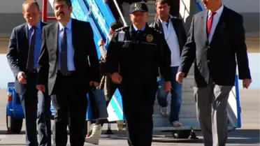 Van'a Dönen Vali Doğan Sessizliğini Bozmadı