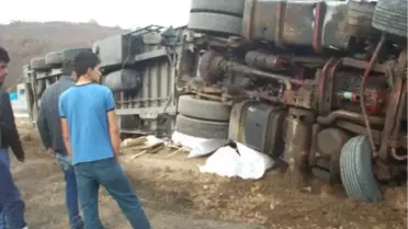 Konya'da Tır Devrildi: 1 Ölü, 1 Yaralı