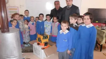 Ankara İnebolular Derneğinden Öğrencilere Ayakkabı Yardımı