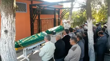Tuzla'da Baba Cinayeti Kurbanları Defnedildi