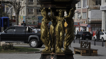 Gavur Kızlar Heykeli Cambaz Gazi Parkında